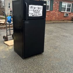 Perfectly Working Black Frigidaire Refrigerator 