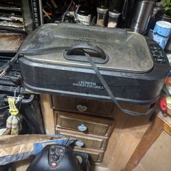 Power smokeless indoor grill