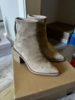 Steve Madden Amber Boot Size 5