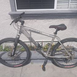 Men's 26" Aluminum Specialized Hardrock Pro Mountain Bike With Disc Brakes 