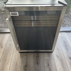New Galanz 5.7 Cu. Ft Stainless Steel Wine Cooler GLW57MS2B16