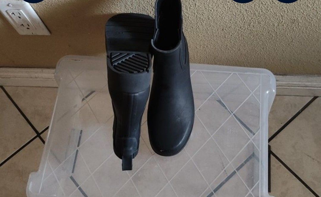 Rain Boots Women Size 7