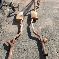 Gm  Dual Exhaust Pipe With Cut Out .