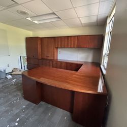 Principal’s Desk Complete Set Up