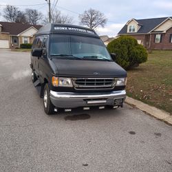 1999 Ford E-250