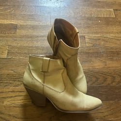 tan women’s booties boots size 8