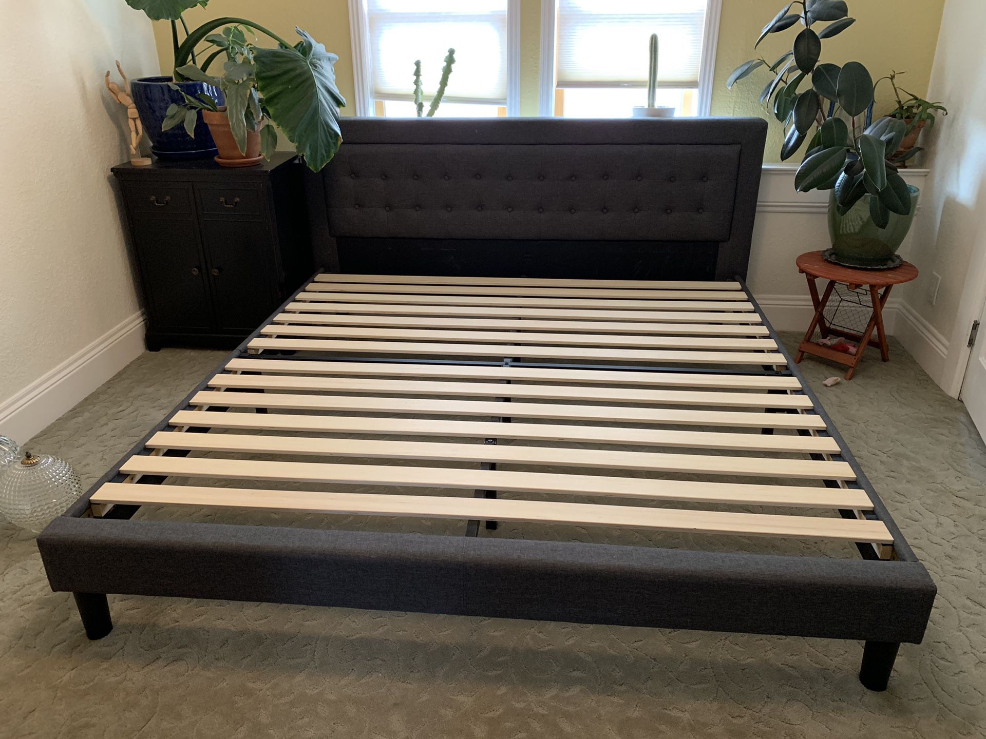 Modern tufted platform king bed