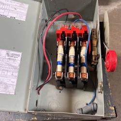 SAFETY SWITCH. CUTLER Hammer