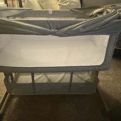 Baby Bassinet! (Barely Used) 