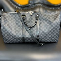 LOUIS VUITTON Keepall Bandoulière 55 in Damier Graphite - AUTHENTIC bag