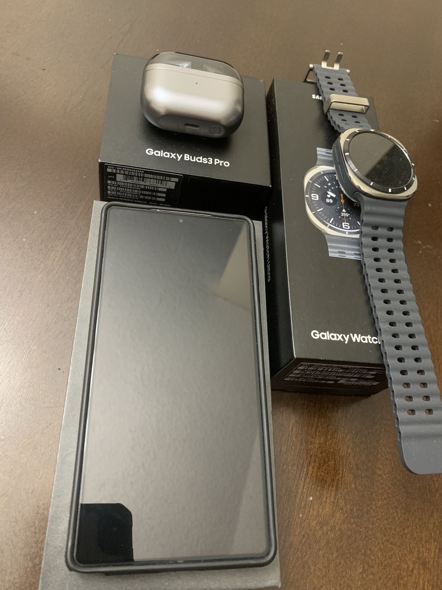 Selling Samsung Galaxy Phone & Watch & Headphones