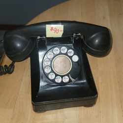 Vintage Black heavy western electric rotary telephone $90
Pick up in Harlingen near Walmart.
