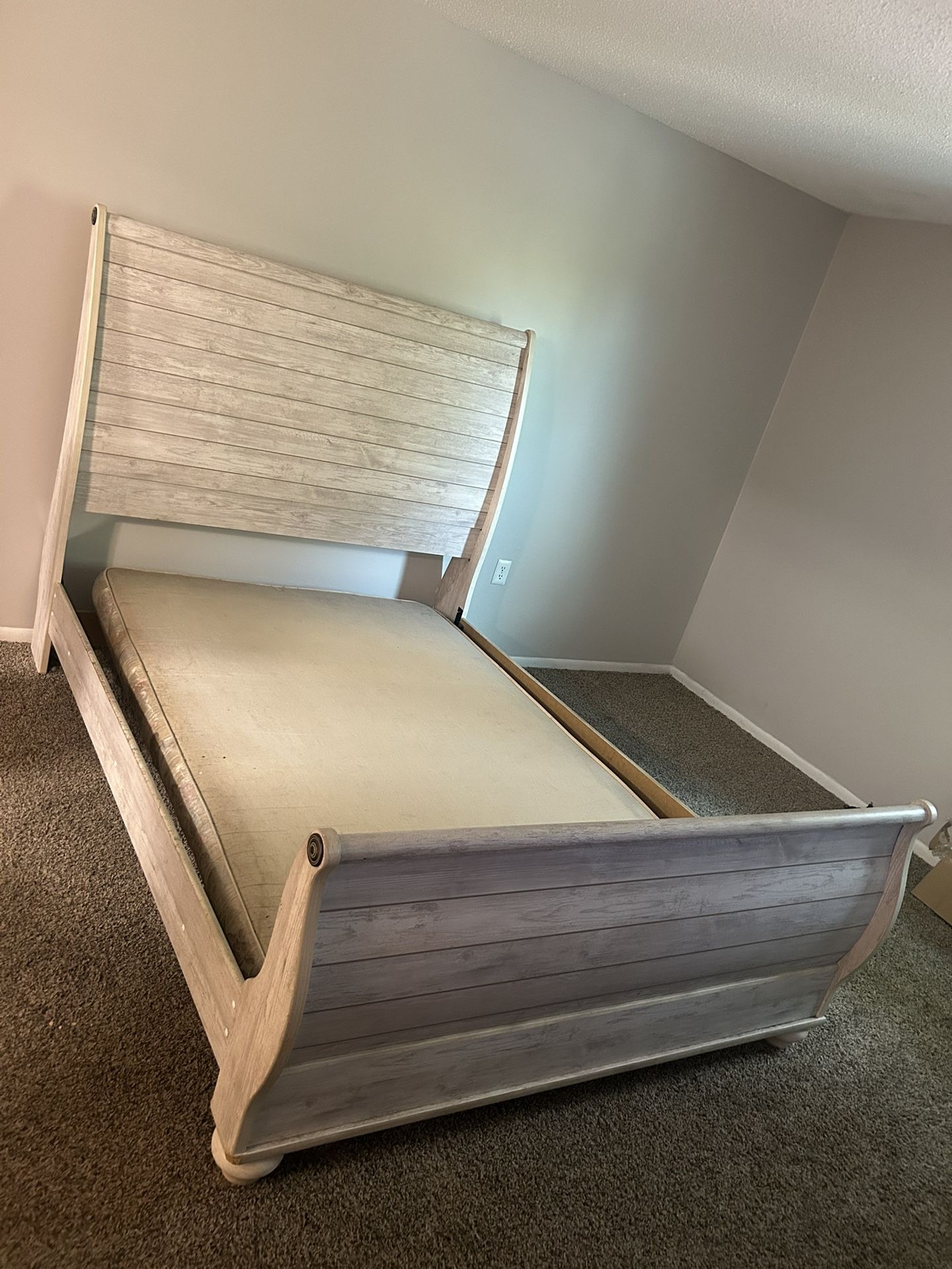Queen Size Wooden Bed Frame