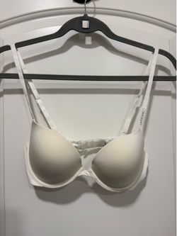 Calvin Klein White Smooth Molded T-Shirt Bra. Women’s Size 34B