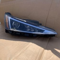 2019 2020 OEM Hyundai Elantra Halogen Headlight Right RH Passenger Side 92102-F3