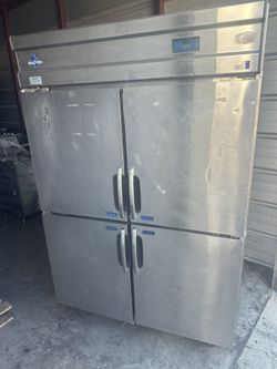 Commercial, freezer, Ford, Doors