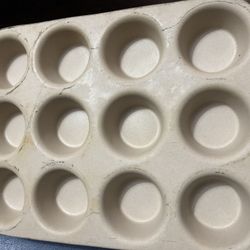 Pampered Chef Stoneware Muffin Pan