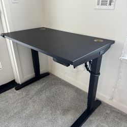 Uplift Standing Desk