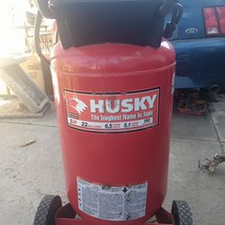 Husky 5 HP 22 Gallons Air Compressor 