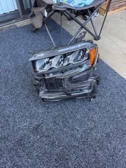 Chevy Silverado 2019-2022 headlight driver side