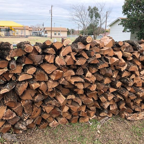 SEASONED FIREWOOD READY FOR FREE DELIVERY for Sale in Mansfield, TX