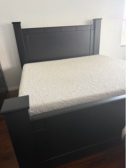 King size bed, foundation and mattress
