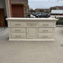 Large 9 Drawer dresser