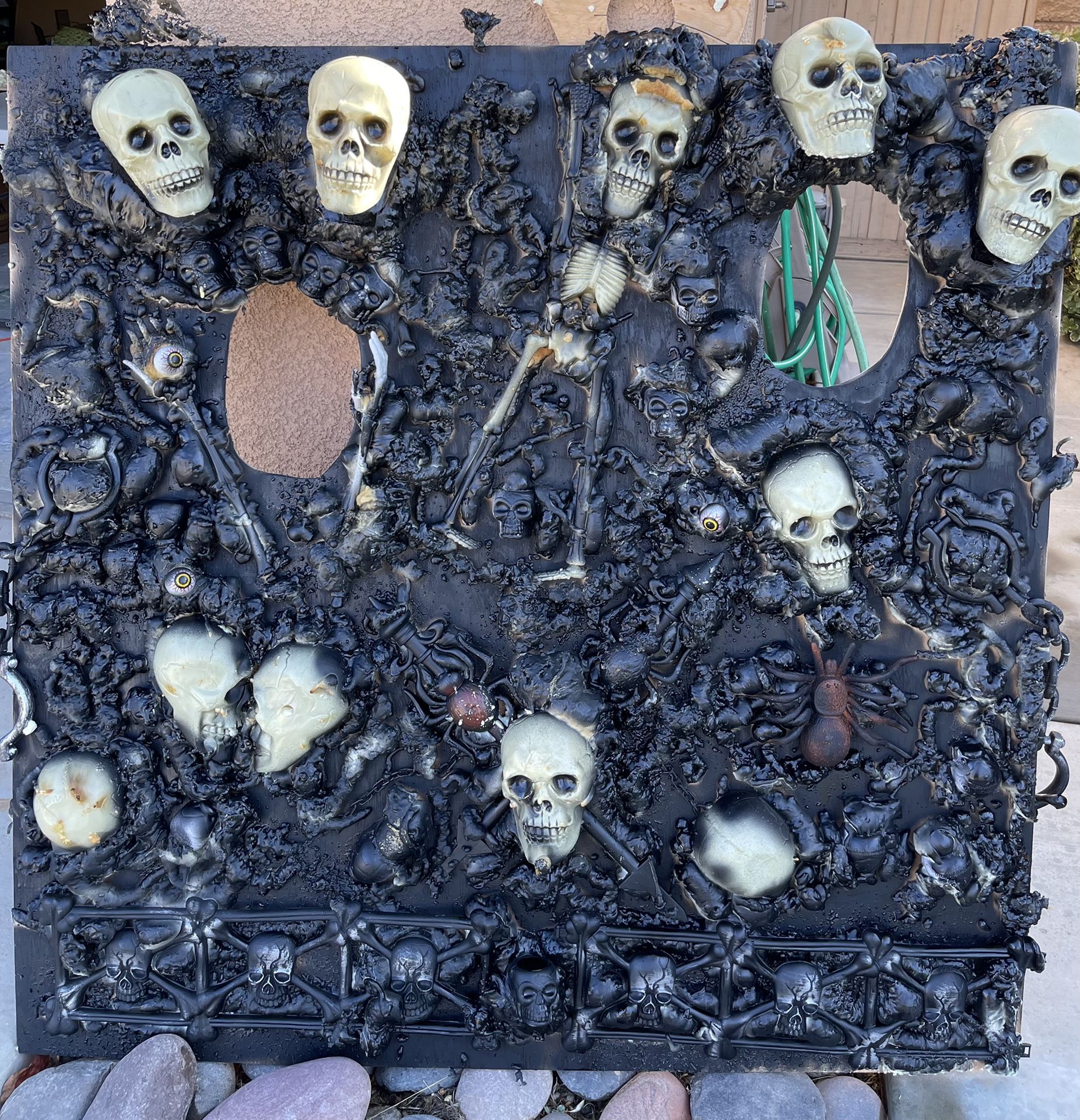 Halloween Outdoor Decor, Photo, Skeleton 