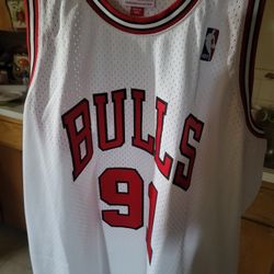 Bulls Jersey Size 2XL