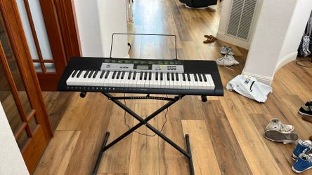 Casio Piano Keyboard LK 135 Electronic Digital 61-Key Lighted 
