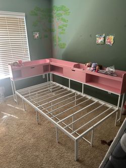 2 Kids Girl bed