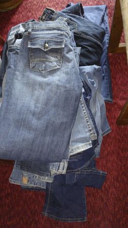$10.00 pr. VARIETY OF JUNIOR & MISSES JEANS.
