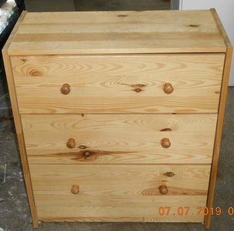 Small 3 drawer knotty pine dresser