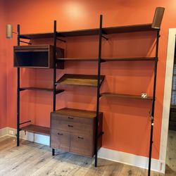 Wall shelving unit