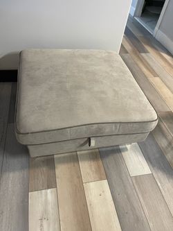 $100! New Oversized Accent Storage Ottaman