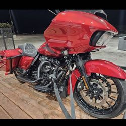 2018 harley roadglide clean title 