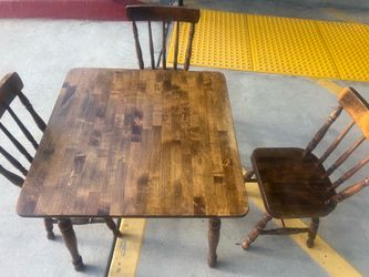 Wood kids table