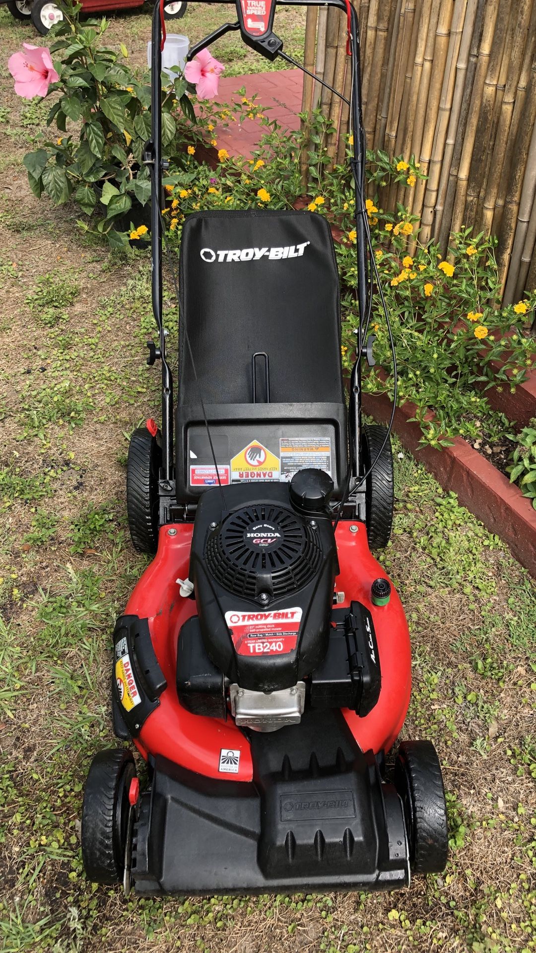 Troy Bilt tb240 Self Propelled w bag Honda GCV 160 engine HIGH RW