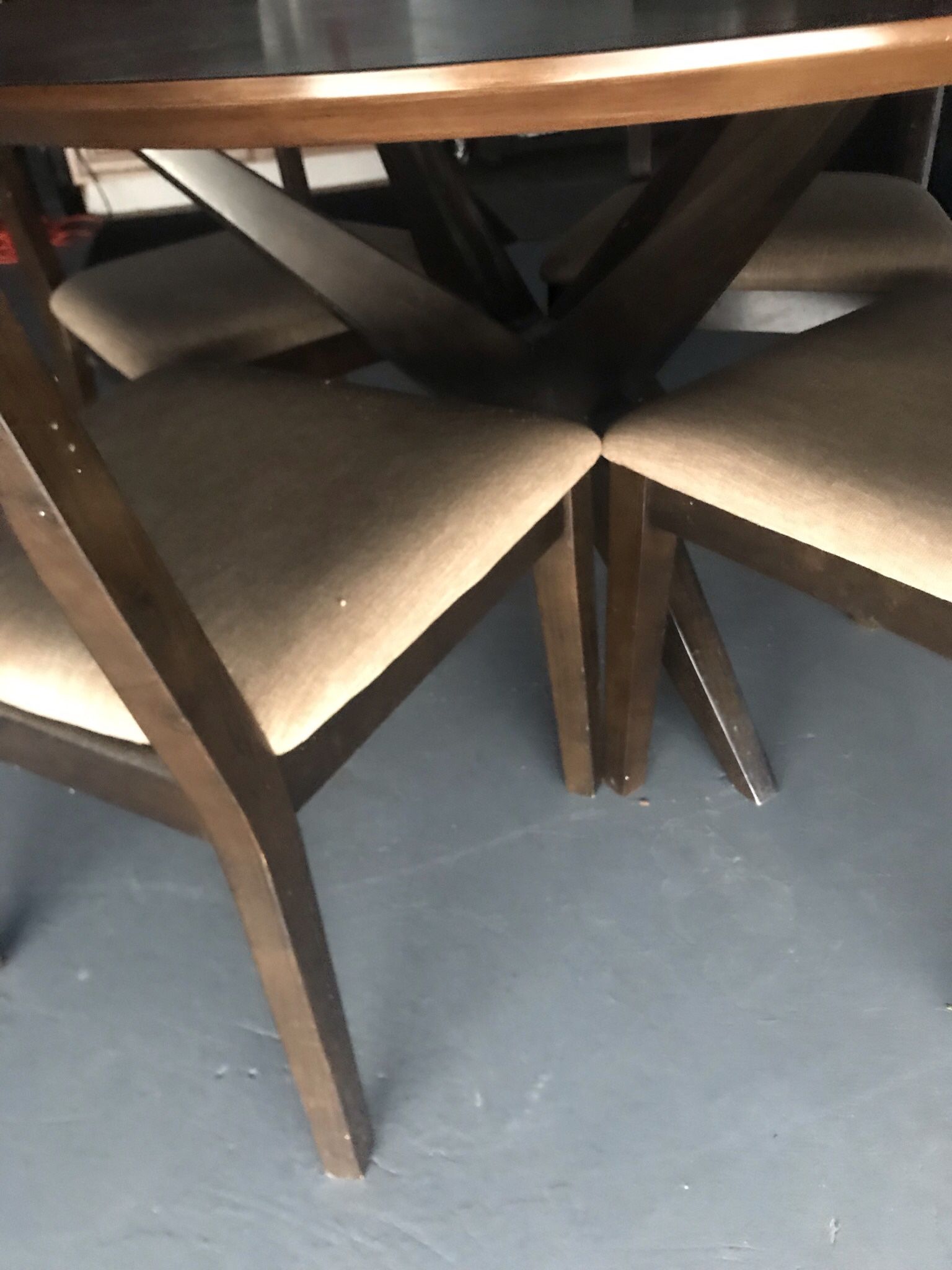 Dining Table With Four Chair 