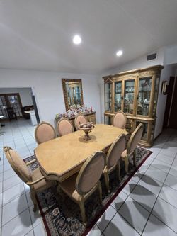 DINING ROOM SET