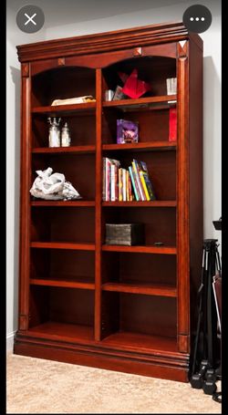 Free bookshelf wood