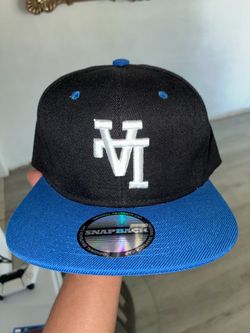 Upside down LA hat