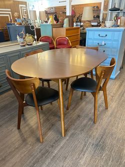 New MCM Style Dining Table with Leaf!