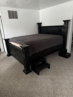 Cal King Bedroom Set