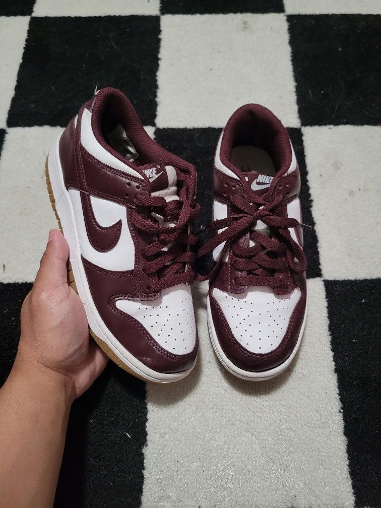 Nike Dunk Low burgundy