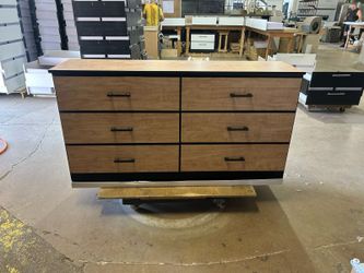 Brand-New-Dresser. / Cómodas-Nuevas-a-Estrenar   