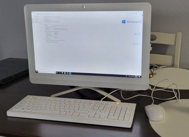 HP 21.5" Intel (All in One PC)