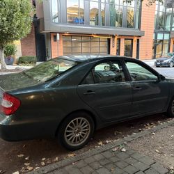 Selling 2003 Toyota Camry