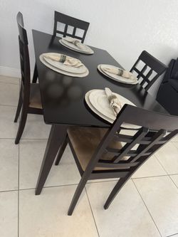 Dinning Table + 4 Chairs