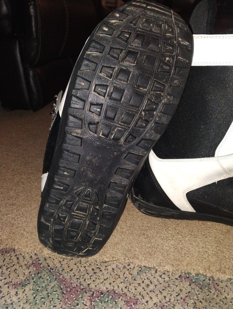 Lasso And System Snowboarding Shoes And Boards